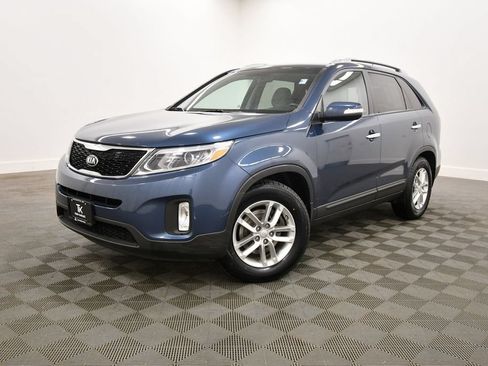Used 2014 Kia Sorento LX FWD image 2