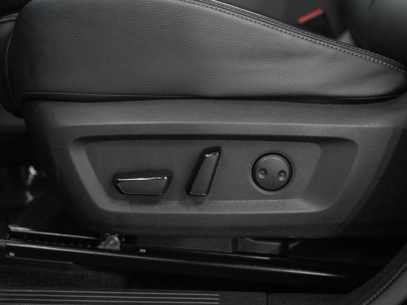 Used 2023 Nissan Rogue SL AWD/4WD image 28