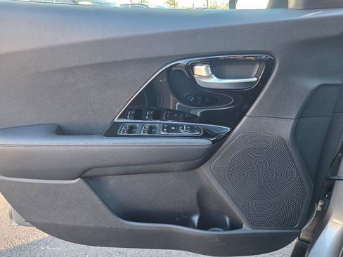 Used 2022 Kia Niro LXS image 27
