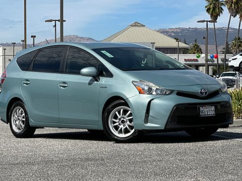 Used 2017 Toyota Prius V Three FWD image 2