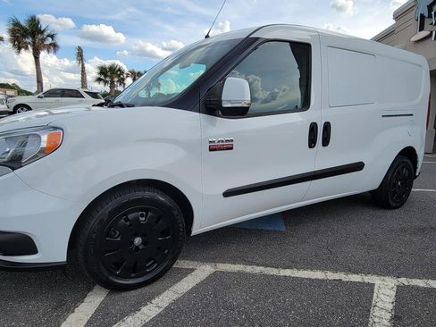 Used 2018 RAM ProMaster City Tradesman SLT image 6