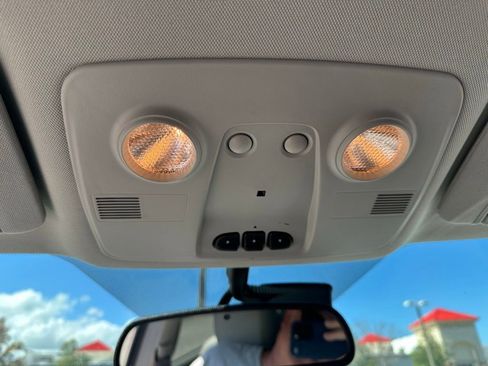 Used 2017 GMC Acadia Limited SLT image 30