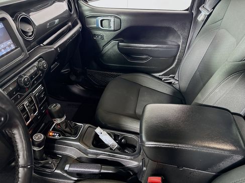 Used 2022 Jeep Wrangler Unlimited Sport image 23