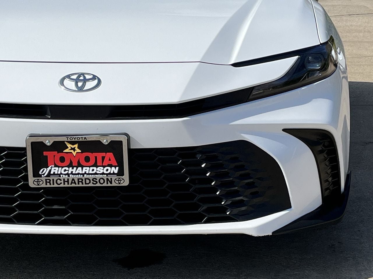 Used 2025 Toyota Camry SE FWD image 8