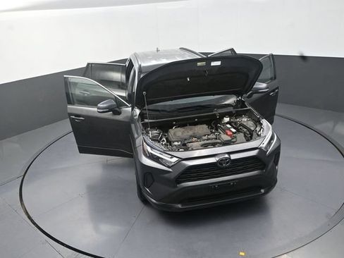 Used 2024 Toyota RAV4 XLE FWD image 40