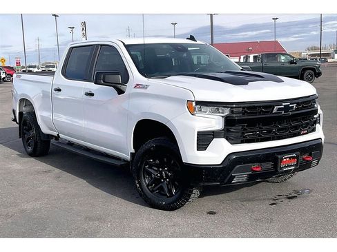 Used 2022 Chevrolet Silverado 1500 LT Trail Boss image 2
