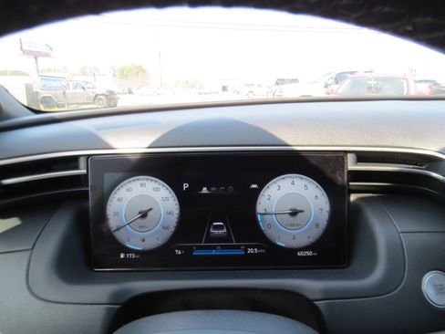 Used 2023 Hyundai Santa Cruz SEL Premium image 20