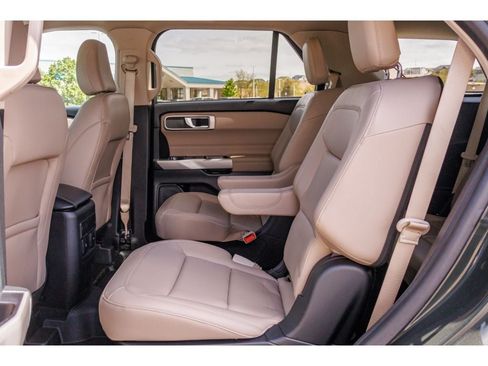 Used 2024 Ford Explorer XLT w/ Equipment Group 202A AWD/4WD image 13