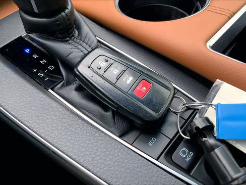 Used 2020 Toyota Avalon Limited w/ Advanced Safety Package image 14