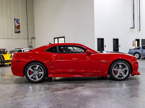 Used 2010 Chevrolet Camaro SS w/ RS Package RWD image 6