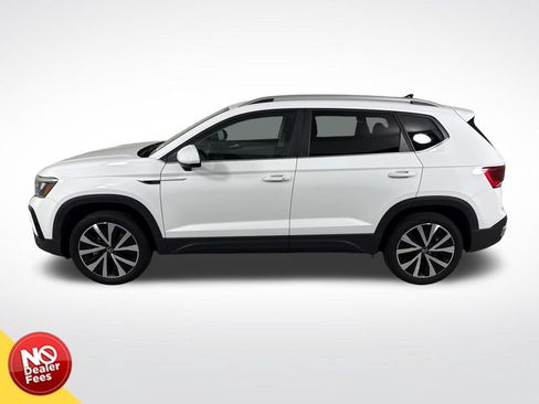 Used 2023 Volkswagen Taos SE FWD image 7