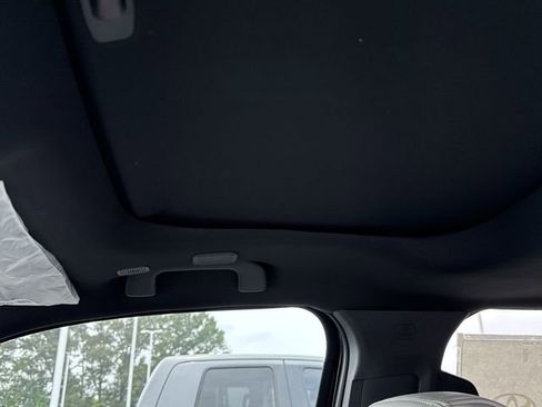 Used 2025 Toyota Tacoma Limited AWD/4WD image 14