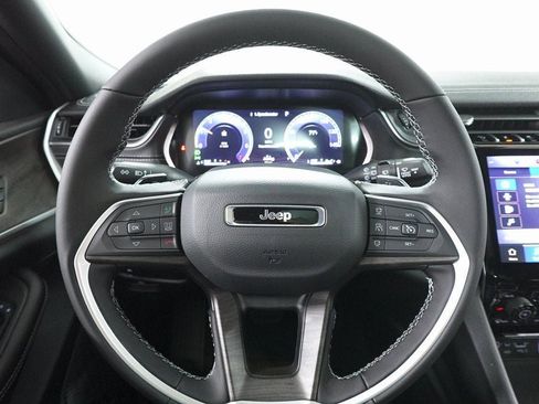 New 2025 Jeep Grand Cherokee L Limited w/ Luxury Tech Group II image 14