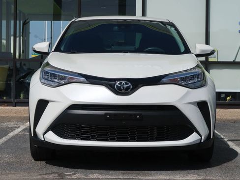 Used 2021 Toyota C-HR LE image 2