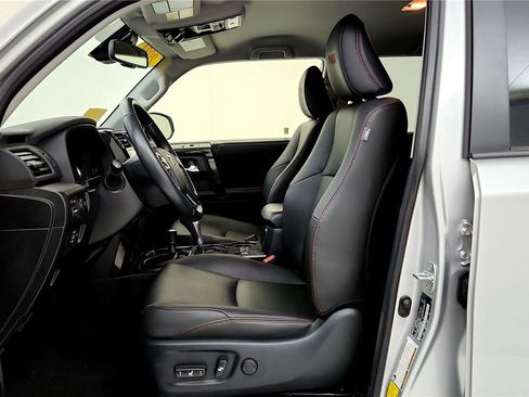 Certified 2024 Toyota 4Runner TRD Off-Road Premium image 36