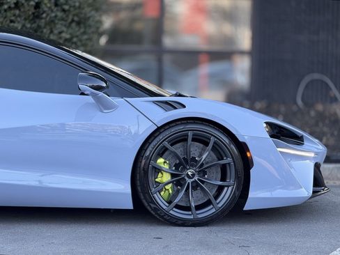 Used 2023 McLaren Artura Vision image 26
