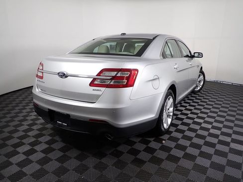 Used 2015 Ford Taurus SEL w/ Equipment Group 201A FWD image 17