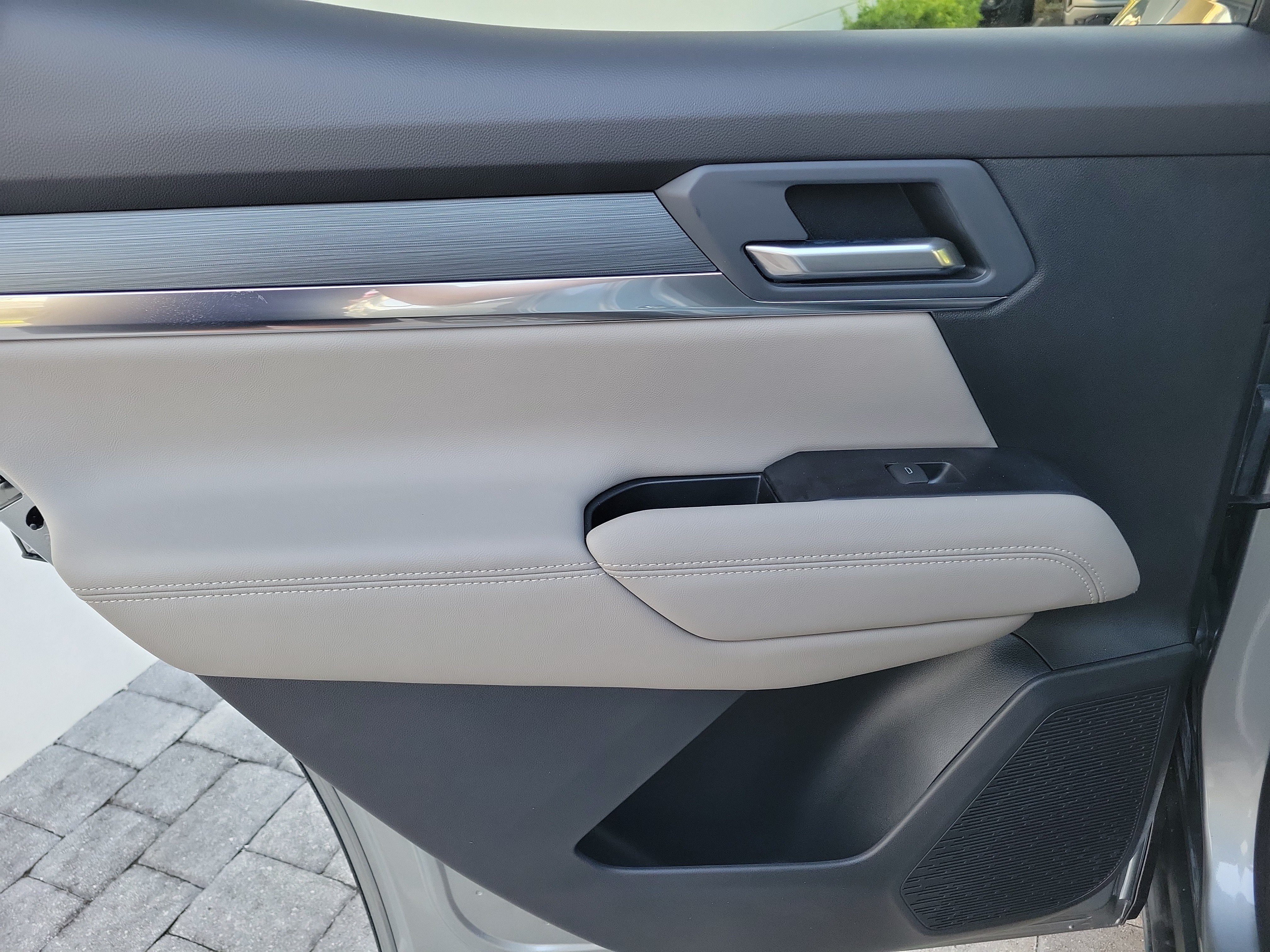 New 2027 GMC Terrain Elevation w/ LPO, Floor Liner Package FWD image 11
