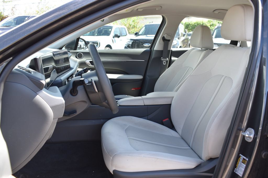 Used 2025 Hyundai Sonata SEL FWD image 6