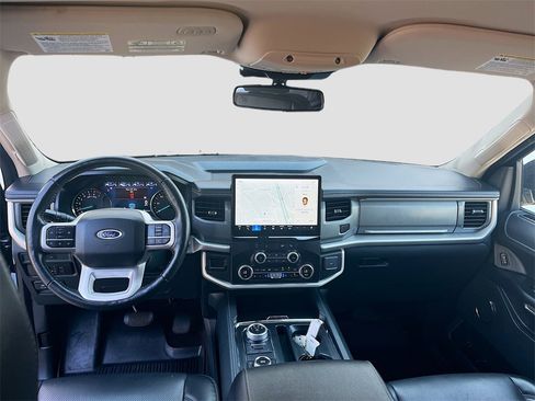 Used 2023 Ford Expedition Max XLT image 22