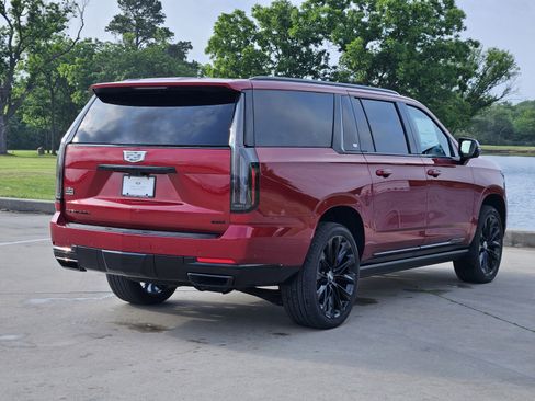 New 2026 Cadillac Escalade ESV Platinum Sport w/ LPO, ONYX Package AWD/4WD image 3