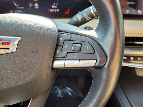 Used 2025 Cadillac XT4 Premium Luxury image 34