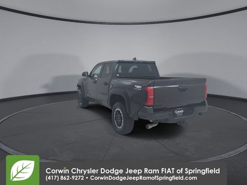 Used 2025 Toyota Tacoma TRD Off-Road image 13