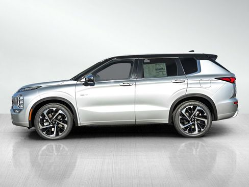 New 2025 Mitsubishi Outlander SEL image 4