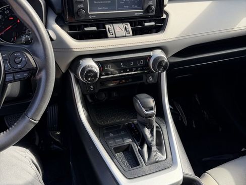 Used 2021 Toyota RAV4 XLE Premium image 13