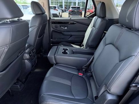 Used 2025 Honda Pilot EX-L image 23