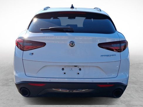 Used 2023 Alfa Romeo Stelvio Sprint image 4