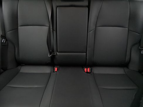 Certified 2024 Toyota Venza XLE AWD/4WD image 13