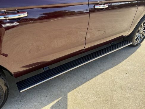 Used 2021 Ford Expedition Max Limited image 24