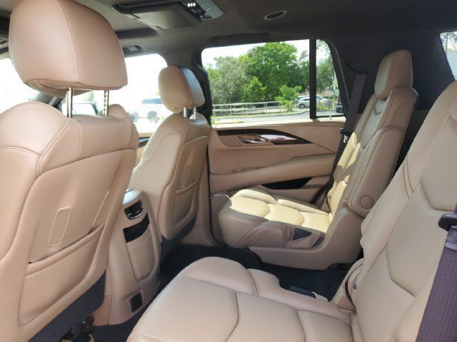Used 2020 Cadillac Escalade Platinum AWD/4WD image 14
