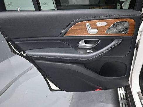 Used 2021 Mercedes-Benz GLS 580 4MATIC image 32