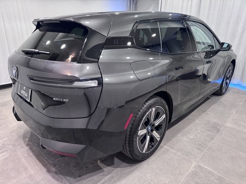 Used 2025 BMW iX xDrive50 w/ Premium Package image 6