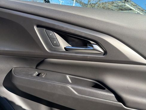 New 2026 Chevrolet Equinox EV LT image 28