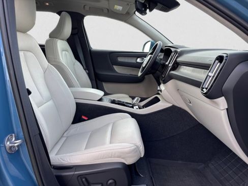 Used 2023 Volvo XC40 B5 Plus w/ Driver Assist Package image 20