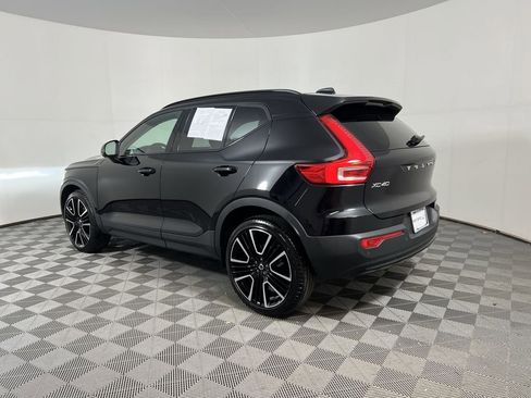 Certified 2025 Volvo XC40 B5 Ultra image 8