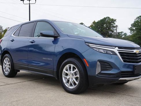 Used 2024 Chevrolet Equinox LT image 2