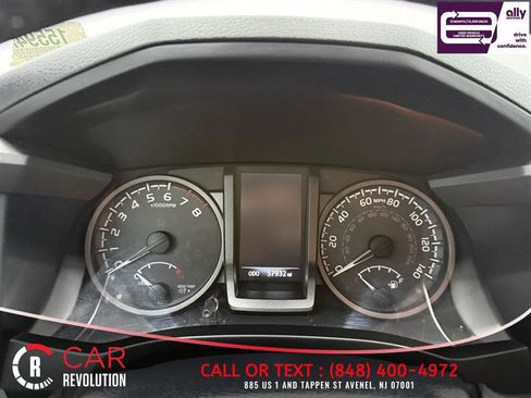 Used 2018 Toyota Tacoma TRD Sport AWD/4WD image 16