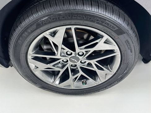 Used 2022 Genesis GV70 2.5T w/ Select Package AWD/4WD image 34