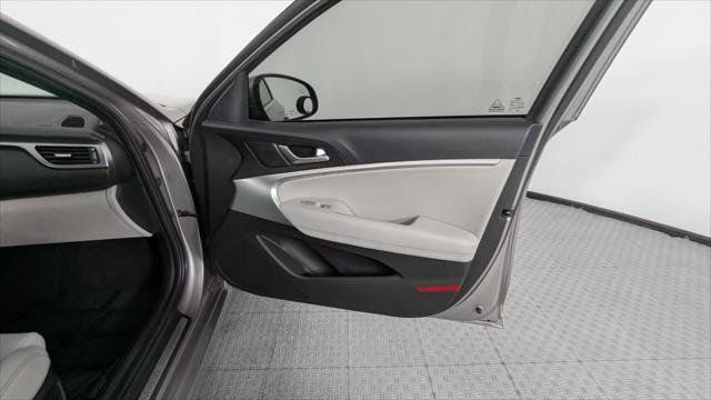 Used 2023 Genesis G70 2.0T RWD image 22