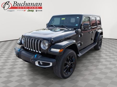Used 2023 Jeep Wrangler Unlimited Sahara w/ Cold Weather Group AWD/4WD image 1