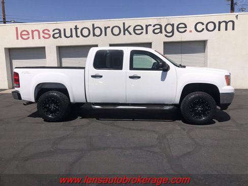 Used 2011 GMC Sierra 1500 SLE w/ Power Tech Package AWD/4WD image 1