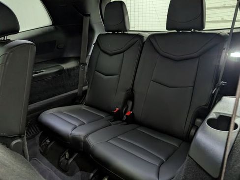 Used 2021 Cadillac XT6 Premium Luxury FWD image 11