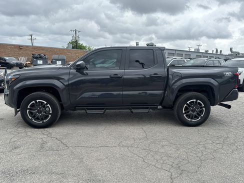Used 2025 Toyota Tacoma TRD Sport RWD image 6
