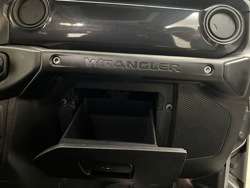 Used 2023 Jeep Wrangler Altitude image 24