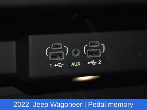 Used 2022 Jeep Wagoneer Series III w/ Premium Group I AWD/4WD image 21