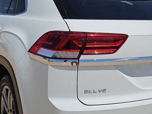 Used 2020 Volkswagen Atlas Cross Sport SEL R-Line w/ Cross Sport MDO Package FWD image 7